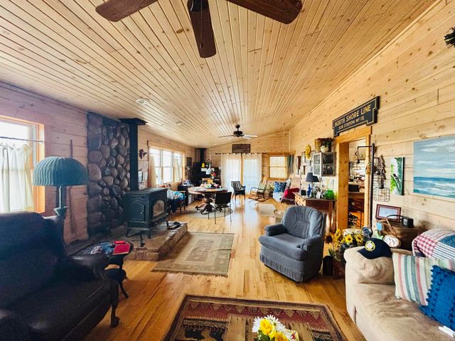 1915 Ridge Road, Mountain View, AR 72560