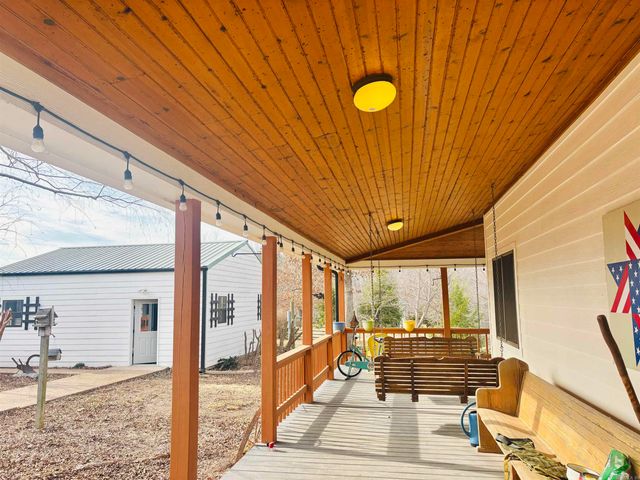 1915 Ridge Road, Mountain View, AR 72560