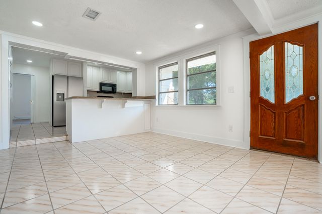 209 Hawthorne Circle, Fort Walton Beach, FL 32547