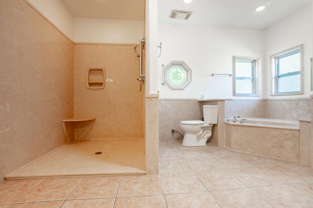 209 Hawthorne Circle, Fort Walton Beach, FL 32547