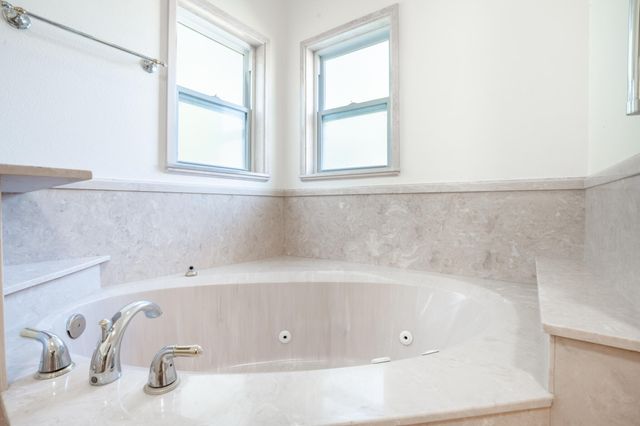 209 Hawthorne Circle, Fort Walton Beach, FL 32547