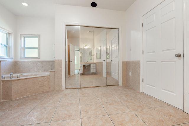 209 Hawthorne Circle, Fort Walton Beach, FL 32547