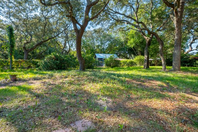 209 Hawthorne Circle, Fort Walton Beach, FL 32547