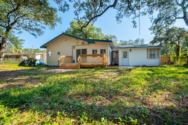 209 Hawthorne Circle, Fort Walton Beach, FL 32547