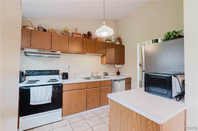 5976 Arentine Way, Cicero, NY 13039