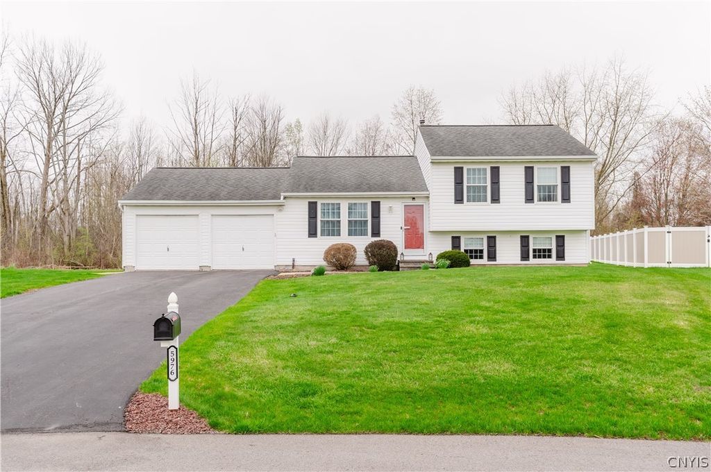 5976 Arentine Way, Cicero, NY 13039