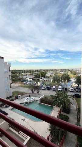1306 Marina Bay Drive 305C, Clear Lake Shores, TX 77565