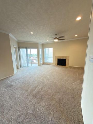 1306 Marina Bay Drive 305C, Clear Lake Shores, TX 77565