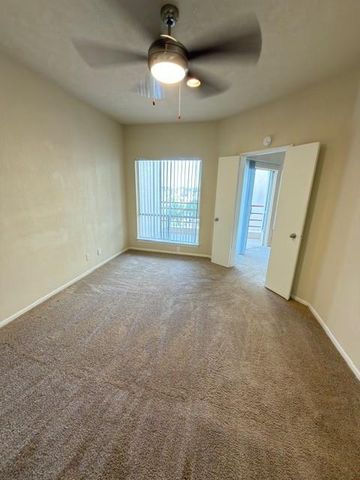 1306 Marina Bay Drive 305C, Clear Lake Shores, TX 77565