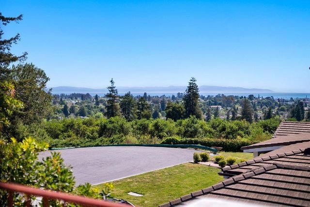 41 S Circle Drive, Santa Cruz, CA 95060