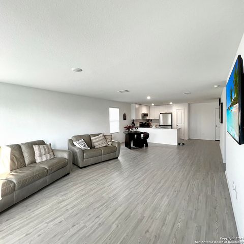 12823 Basil Trace, St Hedwig, TX 78152