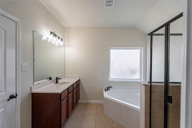 1601 Treeta TRL, Kyle, TX 78640