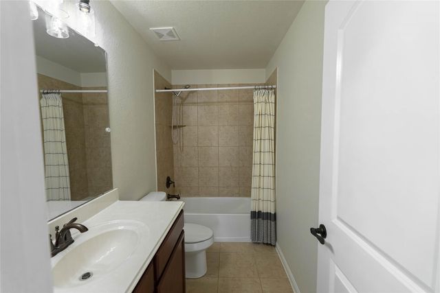 1601 Treeta TRL, Kyle, TX 78640