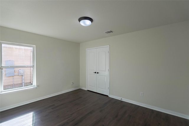 1601 Treeta TRL, Kyle, TX 78640