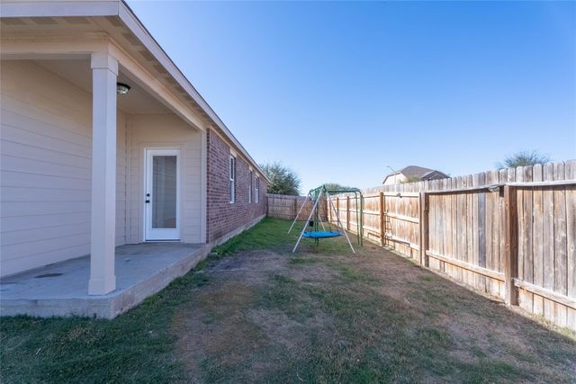 1601 Treeta TRL, Kyle, TX 78640