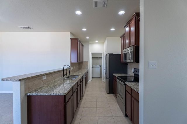 1601 Treeta TRL, Kyle, TX 78640