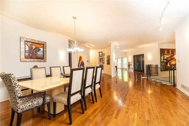770 Kings Way NW, Atlanta, GA 30327
