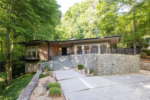 770 Kings Way NW, Atlanta, GA 30327