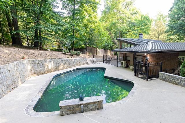 770 Kings Way NW, Atlanta, GA 30327