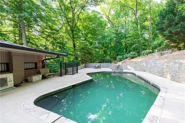 770 Kings Way NW, Atlanta, GA 30327