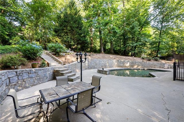 770 Kings Way NW, Atlanta, GA 30327