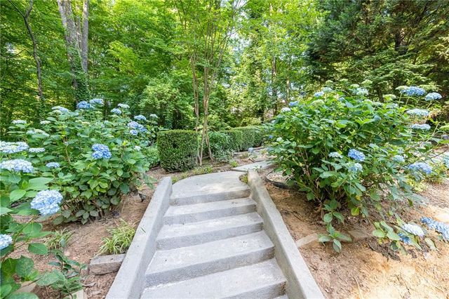 770 Kings Way NW, Atlanta, GA 30327