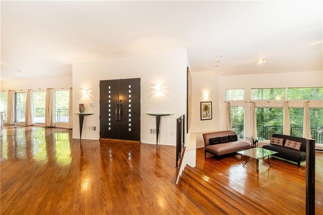 770 Kings Way NW, Atlanta, GA 30327