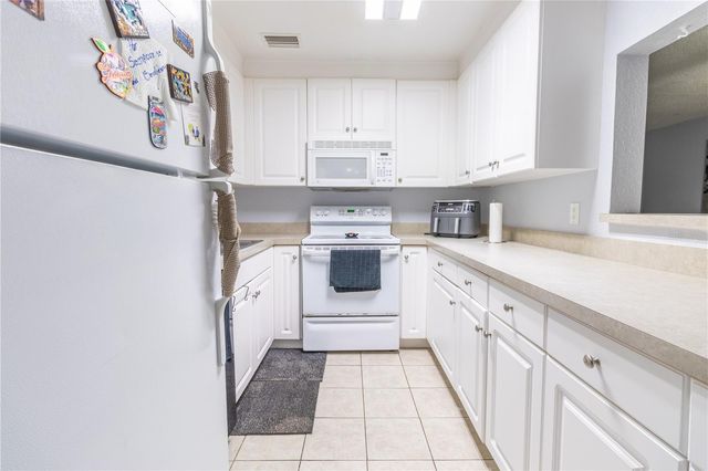 501 SW 75TH STREET A11, Gainesville, FL 32607