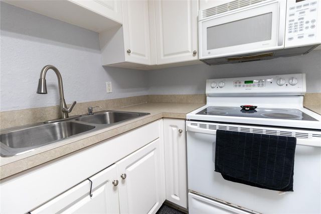 501 SW 75TH STREET A11, Gainesville, FL 32607