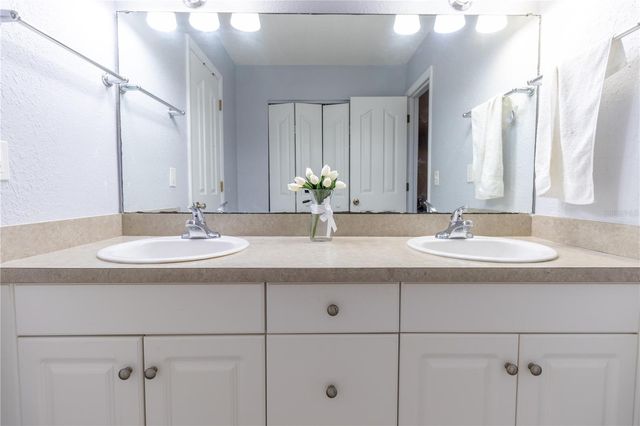 501 SW 75TH STREET A11, Gainesville, FL 32607