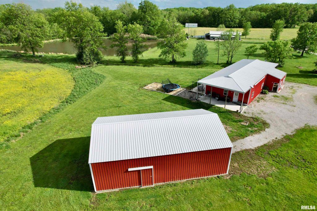 Image 1 of property listing at 1821 Zion Hill Road, Centralia, IL 62801