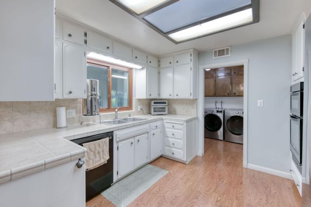 6736 N Thorne Avenue, Fresno, CA 93711