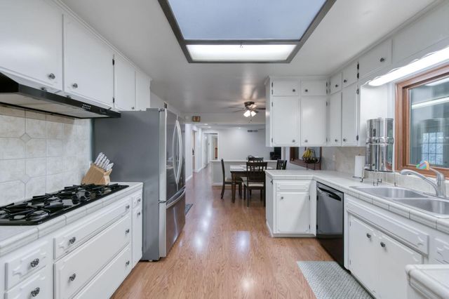 6736 N Thorne Avenue, Fresno, CA 93711
