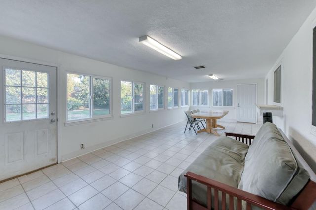 6736 N Thorne Avenue, Fresno, CA 93711