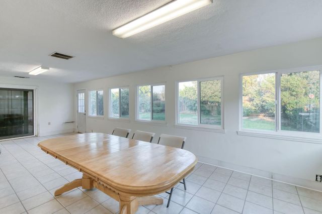 6736 N Thorne Avenue, Fresno, CA 93711