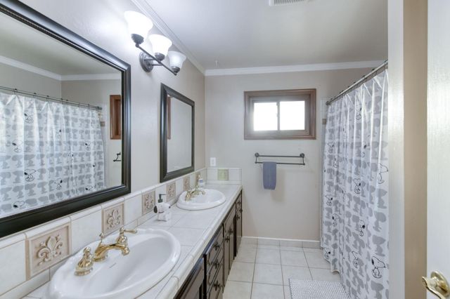 6736 N Thorne Avenue, Fresno, CA 93711