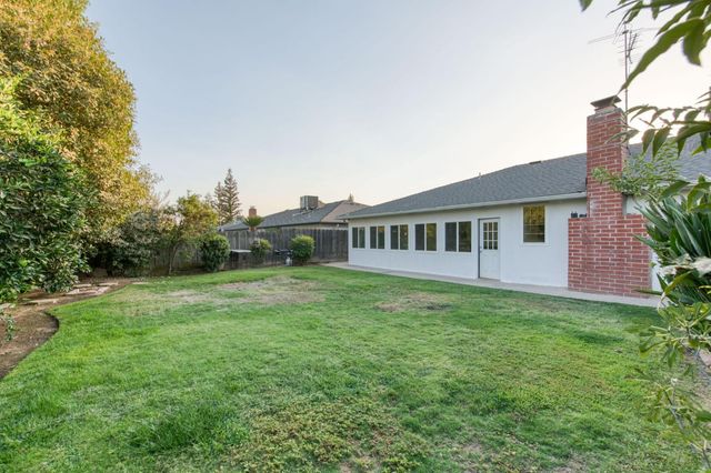 6736 N Thorne Avenue, Fresno, CA 93711