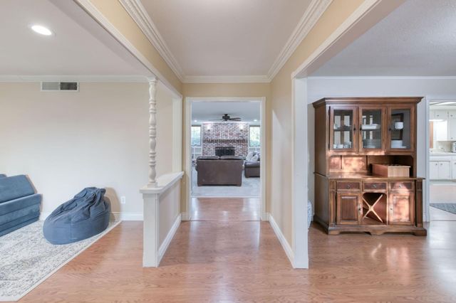 6736 N Thorne Avenue, Fresno, CA 93711