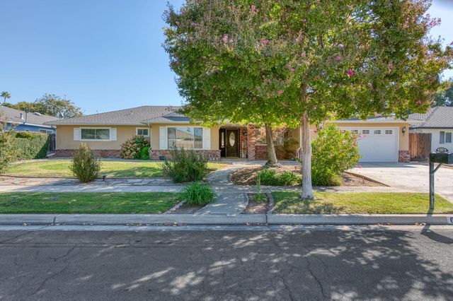 6736 N Thorne Avenue, Fresno, CA 93711