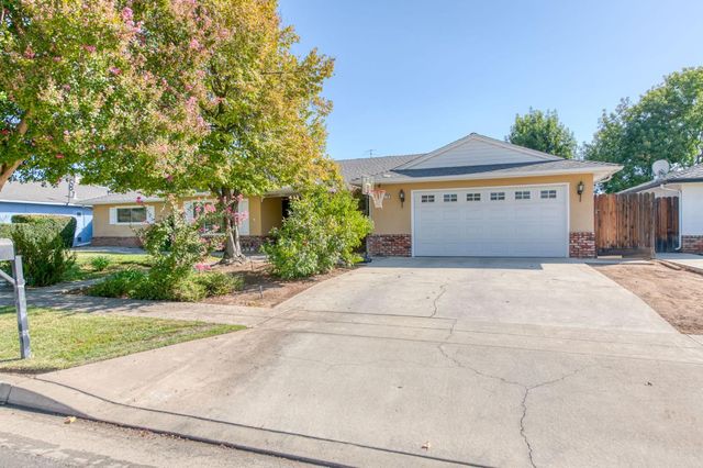 6736 N Thorne Avenue, Fresno, CA 93711