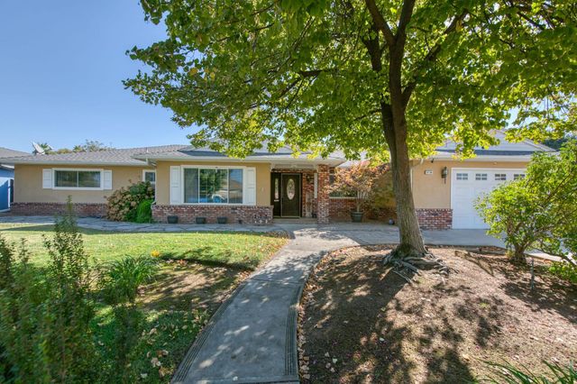 6736 N Thorne Avenue, Fresno, CA 93711