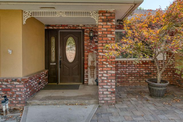 6736 N Thorne Avenue, Fresno, CA 93711
