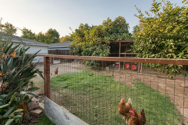 6736 N Thorne Avenue, Fresno, CA 93711