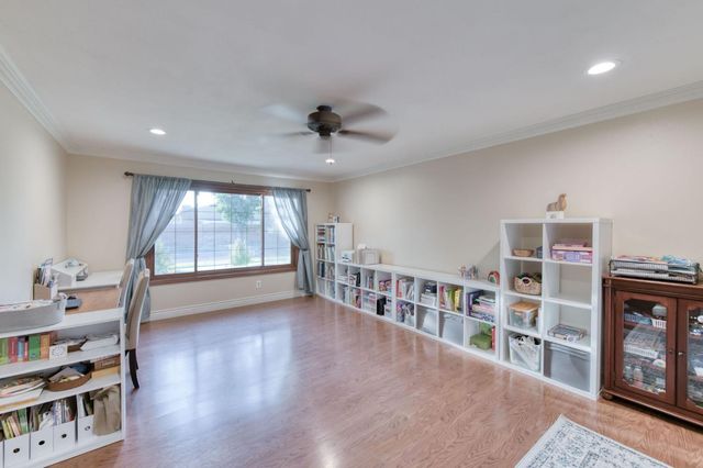 6736 N Thorne Avenue, Fresno, CA 93711