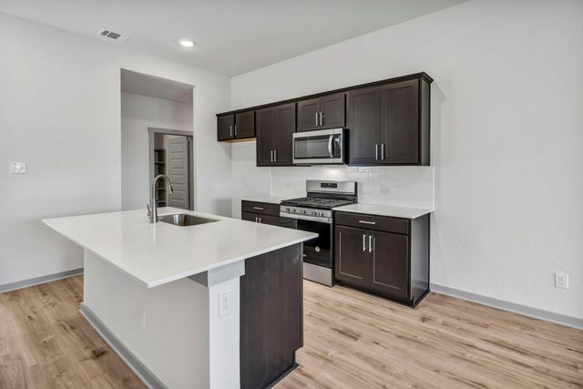 108 Windsor BLVD, San Marcos, TX 78666