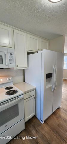 11607 Eastport Dr, Louisville, KY 40241