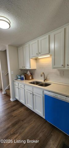 11607 Eastport Dr, Louisville, KY 40241