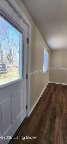 11607 Eastport Dr, Louisville, KY 40241