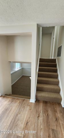 11607 Eastport Dr, Louisville, KY 40241