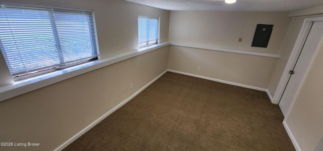 11607 Eastport Dr, Louisville, KY 40241